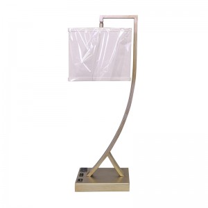 Antik ezüst befejező asztali lámpa egy/off rocker kapcsolóval, egy kényelmes aljzat és egy USB töltőport a vendégszobában